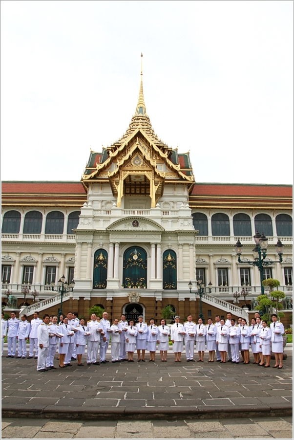 ﻿กรมบังคับคดีร่วมลงนามถวายพระพรสมเด็จพระเจ้าอยู่หัวมหาวชิราลงกรณ บดินทรเทพยวรางกูร เนื่องในโอกาสวันเฉลิมพระชนมพรรษา 28 กรกฎาคม 2561 
